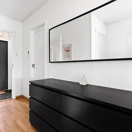 2 Bedroom Spacious Family Friendly Easy Access To Bus, Shops Apartment Stavanger